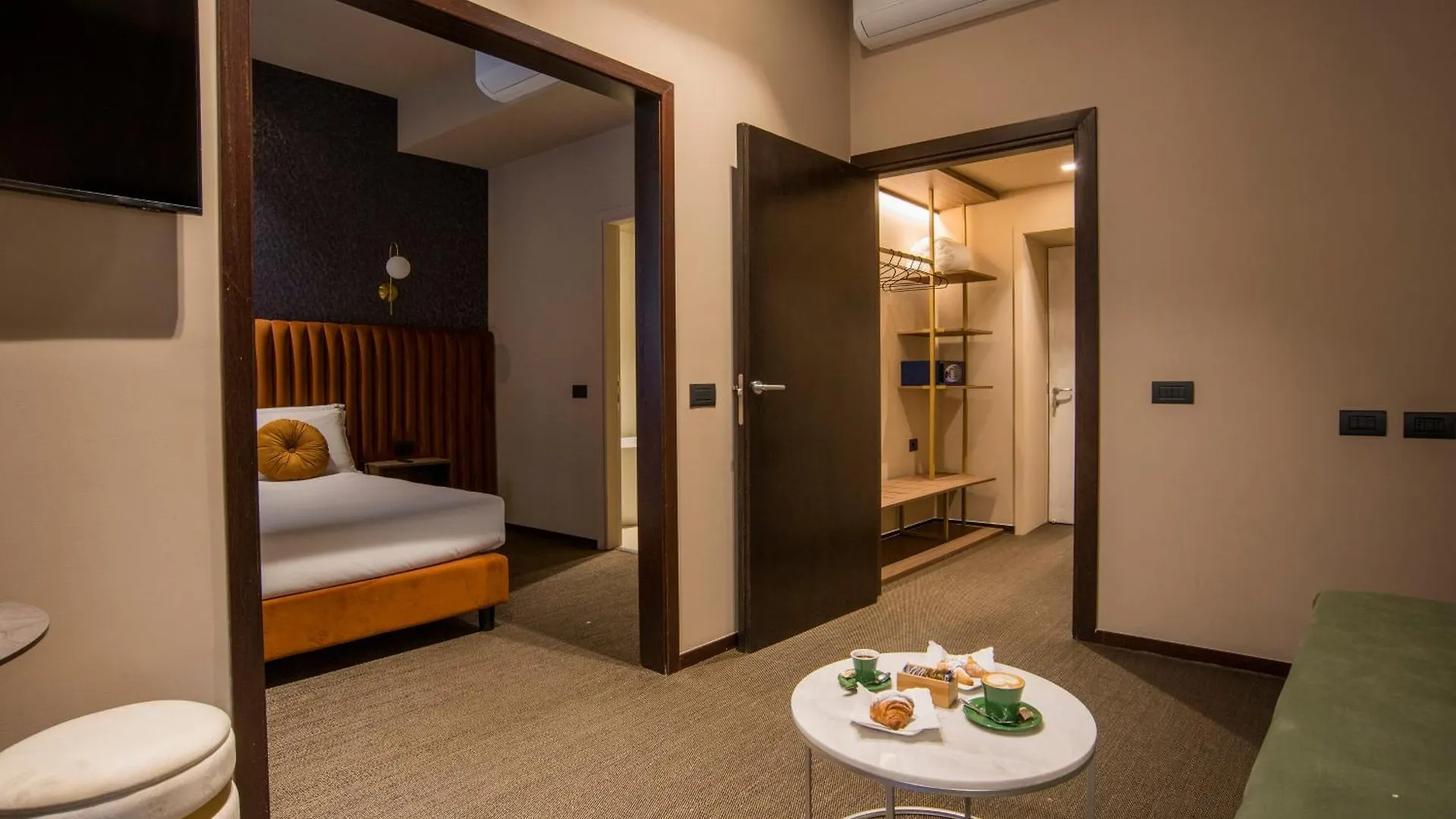 Guest house Bocca Di Leone Luxury Suite Rome Italy